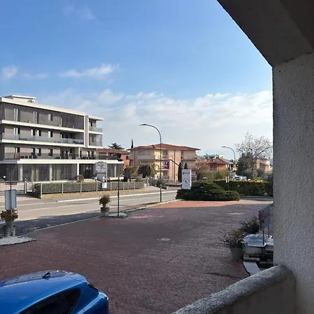 Blue Garda Lejlighed